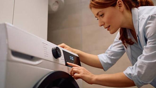 KIRIIKLIK AZALTMA MODU HER MAKNADA VAR MI?  <p>  Her ne kadar bu zellik son yllarda kullanclar arasnda poplerlik kazansa da, krklk azaltma modu henz her makinede yok. zellikle eski model makinelerde bu tr fonksiyonlar snrl dzeyde ya da hi bulunmayabiliyor. Gncel modellerde, zellikle buhar destekli sistemlere sahip olanlarda bu mod neredeyse standart hale gelmi durumda.