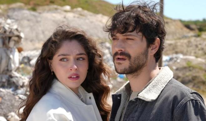 SELUK YNTEM KADRODA     Ay Yapm imzal dizisinin final karar imdilik askya alnm ve diziye deerli aktr Seluk Yntem katlmt. Yntem?in "Leyla" dizisine ?Vedat Krolu? rolyle ve ailesiyle beraber katlaca renildi.