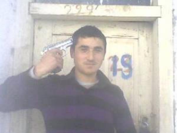 Elindeki silahla aka yapabilmek