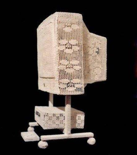 Televizyonun stn dantelli rg ile rtmek