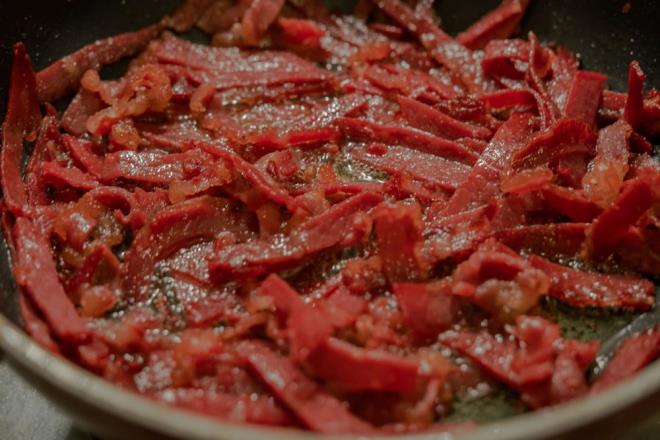 MDE KANSER VAKALARI ARTIYOR    Cancer Research UK?nin verilerine gre, ngiltere?de her yl yaklak 6.500, ABD?de ise 30.000 kiiye mide kanseri tehisi konuyor. Bu hastalk her yl yaklak 4.000 ngiliz ve 11.000 Amerikalnn yaamn yitirmesine neden oluyor.    Daha da endie verici olan ise son yllarda 50 ya alt bireylerde mide kanseri vakalarnn ylda ortalama %2 orannda artmas. stelik bu vakalarn yarsnda hastalk tehis edildiinde oktan ileri evreye ulam oluyor ve bu durumda hayatta kalma ans yalnzca %4?e kadar dyor.