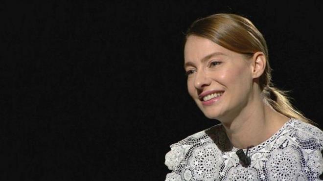 Berfu Yenenler'in YouTube'da yaynlanan Talk Show Perileri programna konuk olan oyuncu Tuba nsal, Kurtlar Vadisi hakknda herkesi akna eviren bir itirafta bulundu.