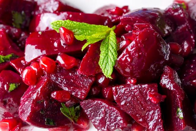 Pancar, yksek oksalat ierii nedeniyle baz bireylerde dikkatli tketilmesi gereken bir besin olabilir. Ayrca pancar tketimi sonras oluabilecek krmz idrar (pancarri) genellikle zararsz olsa da gzlemlenebilir. Dk tansiyon ya da bbrek rahatszl olan kiilerin tketim ncesi doktora danmalar neriliyor.