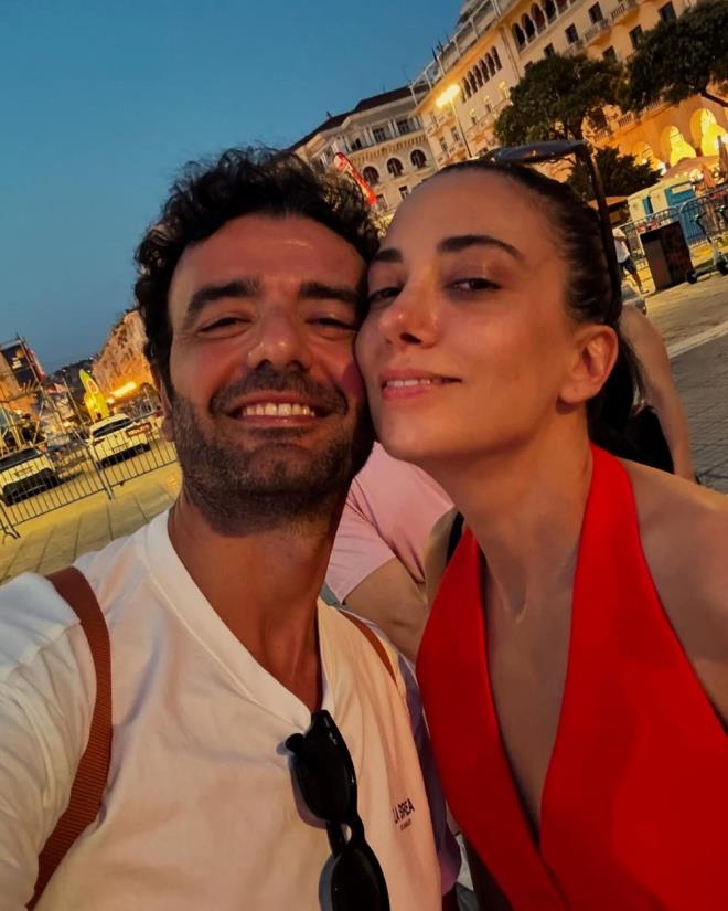 Kendisi gibi oyuncu Osman Karako ile mutlu bir evlilii olan Karako, evliliklerinin 12'nci yln romantik bir paylamla kutlad.