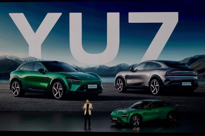 YU7, daha geni boyutlaryla zellikle arka koltuk yolcularna daha fazla alan sunarken, Model Y?nin bagaj hacmi kullanm esnekliiyle ne kyor.