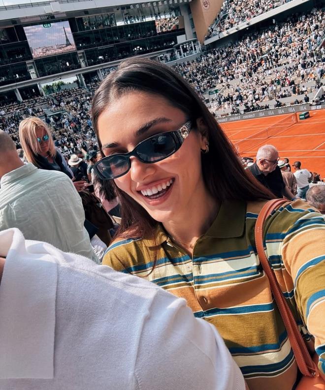 TARH MAI ZLEDLER    nl ift, spanyol tenisi Carlos Alcaraz ile talyan Jannik Sinner arasnda gerekleen 5 saatlik final karlamasn izledi.