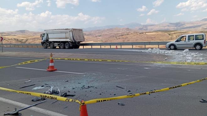 Bnyamin Pekta, kazada ld, Oru Eviz, Murat N., Sami Yusuf E. ve Selim . ise yaraland. Yarallar, Siirt Eitim ve Aratrma Hastanesi'ne kaldrld.