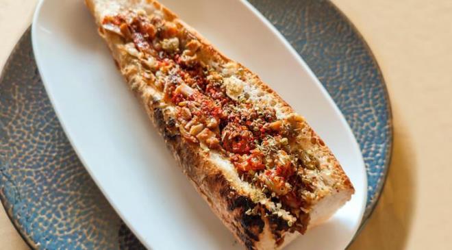 Kesilen hayvann organlarna sakatat ad verilir ve sakatat, birok lkenin yemek kltrnde yer bulur.