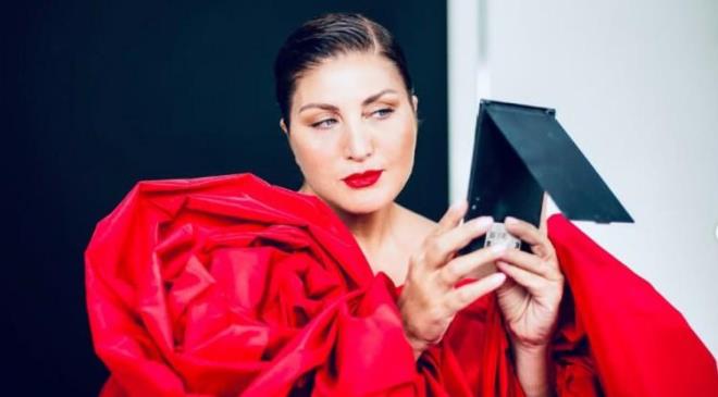 Sibel Can, torun haberiyle byk bir sevin yaad.