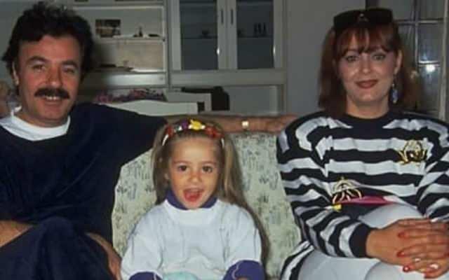 Tayfur, "Gizli hesaplardan ahkam kesenler var. 3-5 kii. Ayn soyisimdeler. Pardon da u gizli hesaplarnz kaldrn, yle ahkam kesin bakaym! Sevenleri, baka akrabalar babam paylatklarnda byle cinnet geiriyorsunuz ya. Siz nce bir gizli hesaplarnz kaldrn.