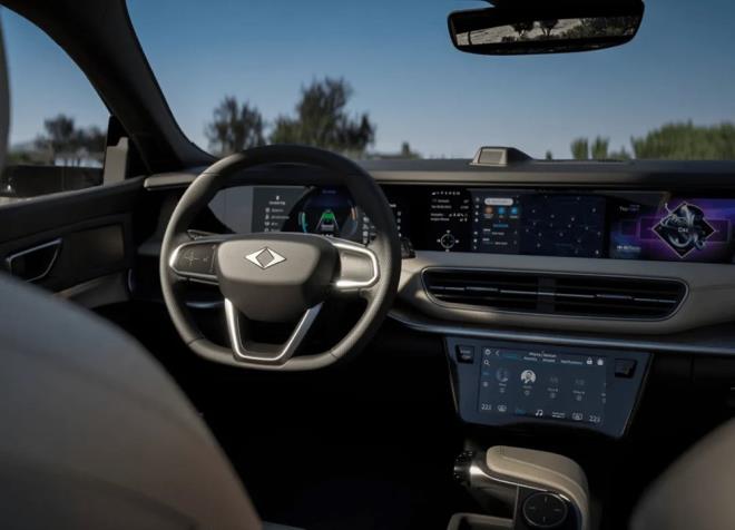 PERFORMANS VE TEKNOLOJ    T10F, 600 km?ye kadar menzil, 28 dakikada %20-%80 hzl arj sresi, 218 PS g ve 7.2 saniyede 0-100 km/s hzlanma gibi teknik veriler sunuyor. Bu zellikler, arac orta-st snf elektrikli sedan segmentine konumlandryor.