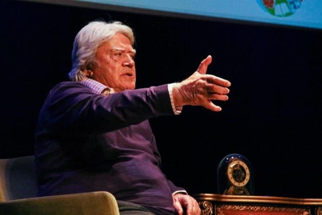 YAADII EN BYK ACIYI PAYLAMITI: PARASIZ AMA GURURLU GTLER!     Yeilam'daki dostlarn zlemle anarken yaad en byk acy kitabnda anlatan Arkn, u ifadeleri kullanmt:    "Kim kald ki geriye? imdi te dnyada belki Yeilam' yeniden kurmulardr da film ekmeye balamlardr. Burada yoklar! ok ac deil mi? Dnnce ok alyorum.