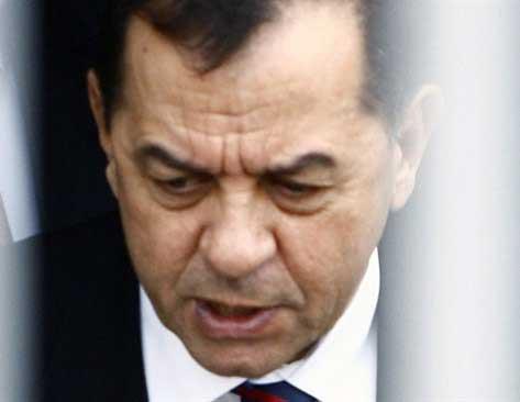 Eski Deniz Kuvvetleri Komutan emekli Oramiral zden rnek'in arlatrlm mebbet cezas 20 yla indirildi.