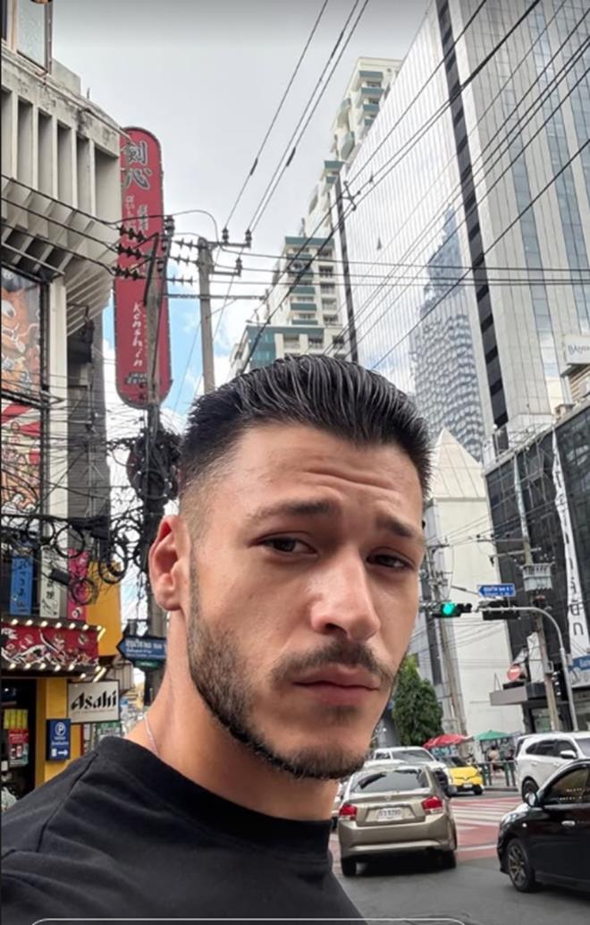 Pembe salarndan vazgeen 30 yandaki oyuncu, son halini takipileriyle paylat.