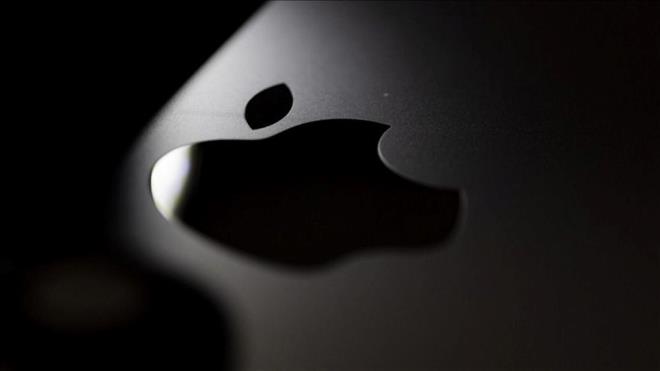 iOS 26 LE NELER GELECEK?    Henz Apple tarafndan resmi zellikler aklanmasa da, baz yeniliklerin gelebilecei konuuluyor:    Yapay zeka destekli Siri deneyimi    Daha gelimi kilit ekran zelletirmeleri    Pil sal takibi iin yeni aralar    Uygulamalar aras daha hzl gei    iPhone?lar aras gelimi veri paylam