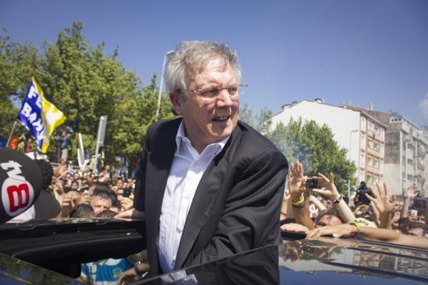 Vefa Kk ve son olarak Papermoon'da verilen yemee davet edilen Raif Dinkk' listenin bana yazd.