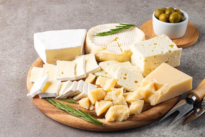 Dr. Judith Bryans da ?Peynirdeki triptofan, stresi azaltarak uykuya geii kolaylatrabilir'' eklinde konumutu.     Bu nedenle peynirin uyku zerindeki etkisine dair net bir bulguya varmak, imdilik pek mmkn grnmyor.