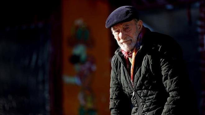 GNLER SONRA ORTAYA IKTI    Ahmet Mekin'in son hali gnler sonra ortaya kt. Yeilam efsanelerinden Nuri Alo, Mekin'i ziyaret etti.