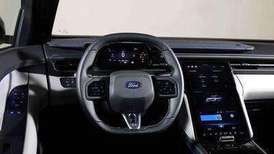 ARABA ALMAK YETERL DEL, BAKIMI DA ZOR  <p>     Bir arac satn almak sadece balang. Asl masraflar bakm ve para deiimiyle balyor. Tamir srelerinde karlalan yksek yedek para fiyatlar kullanclar zor durumda brakyor. te bu noktada yedek paralar hem kolay bulunan hem de dk maliyetli aralar nem kazanyor.