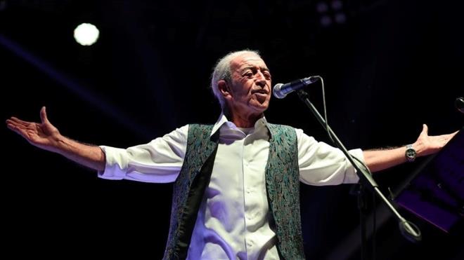 EDP AKBAYRAM    "Gzel Gnler Greceiz", "Aldrma Gnl", "Ekiya Dnyaya Hkmdar Olmaz", ?Bekle Bizi stanbul? gibi arklaryla tannan Edip Akbayram, 2 Mart 2025 tarihinde hayatn kaybetti.