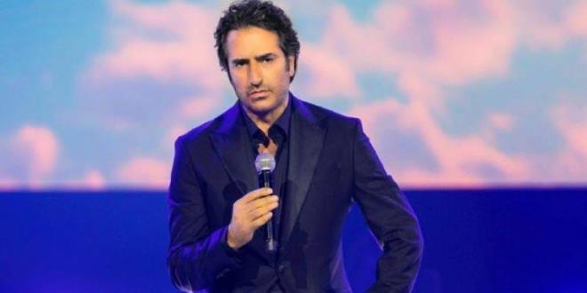 Sahne ncesi muhabirlerin sorularn yantlayan Krmzgl, hayalindeki film projesine dair nemli detaylar paylat.