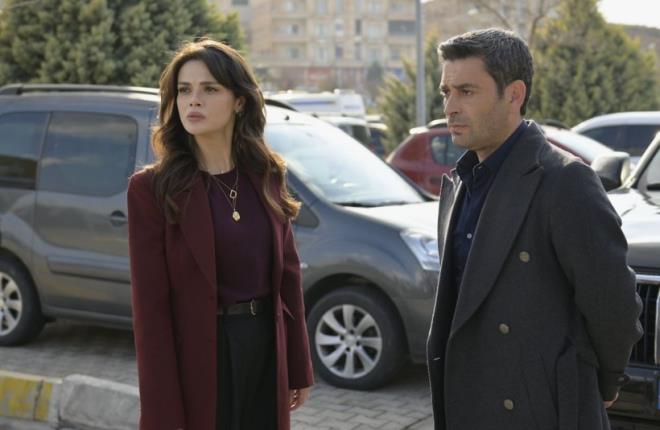 Uzak ehir, 2 Haziran'da 28. blm ile sezon finaline girdi. Alya ve Cihan'n pmesinin damga vurduu sezon finalinin ardndan Uzak ehir 2. yeni sezon heyecanla beklenmeye balad. Peki, Uzak ehir yeni sezon ne zaman balayacak? Kanal D Uzak ehir 2. yeni sezon tarihi belli oldu mu? te, detaylar...