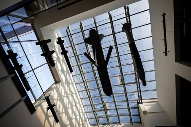 ELK KUBBE TEKNK ZELLKLER    Etki alan: Yaklak 4?70 km menzilindeki tehditleri imha edebilir.    Tepki sresi: Saniyeler iinde hedef belirleyip nleme yapabilir.    Baar oran: srail yetkililerine gre %85?90 zerinde bir baar oranna sahiptir.