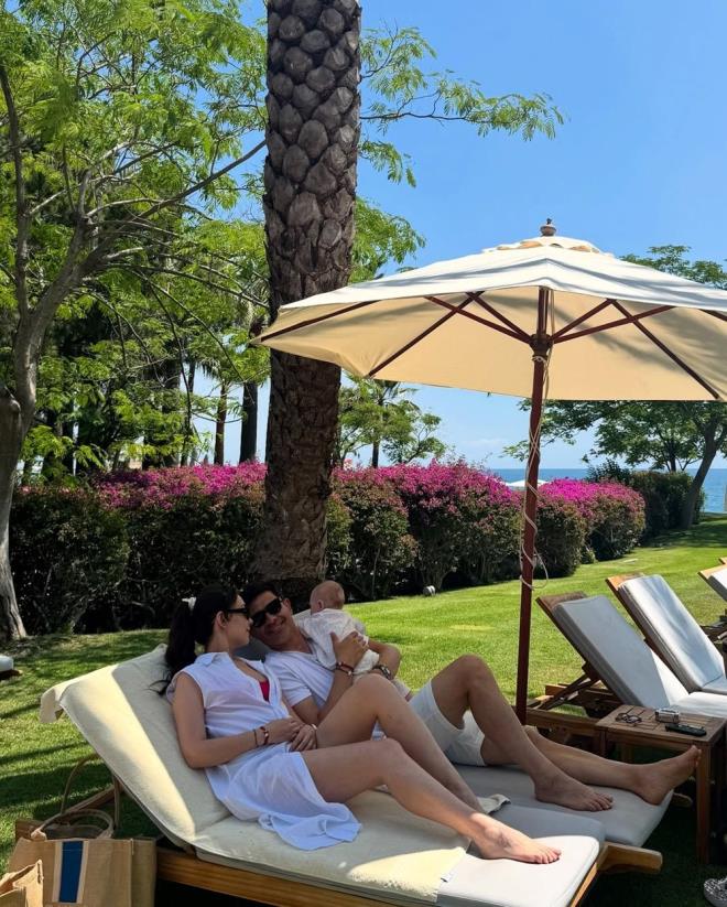 Bodrum'a giden nl iftten Zeynep Tue Bayat, keyifli anlarn takipileriyle paylat.