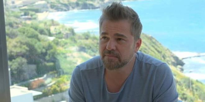 Yldz oyuncu, servetine ramen mtevaz bir hayat srdrmeyi tercih ediyor.