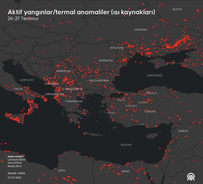 UAK VE HELKOPTERLER DEVREDE    Lakonia'nn Molai blgesinde bir helikopterin yardmyla yangn evresinde dank olarak bulunan yangn ocaklarnn sndrldn belirten szc, Evia'nn Messapia belediyesinin Triada blgesinde kan yangnla ilgili olarak zellikle Pissona yerleiminin gneydousunda dank yangnlarn sndrlmeye alldn ve hava sndrme iin 4 uak ve 2 helikopterin grevlendirildiini belirtti.    Vathrakogiannis aklamasnda, Kithira iin 67 itfaiyeci, 2 orman komandosu ekibi, 22 ara ve gnlllerle aktif bir cephe olduunu vurgularken, u ana kadar hava sndrme iin 3 helikopter ve 2 uak tahsis edildiini duyurdu.