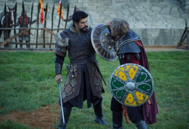 Bozda Film?in 6 sezondur sren Kurulu Osman dizisinin 7. sezonunda da Burak zivit?le yola devam edecei, zge Trer?in de kadroda olaca konuuluyordu.