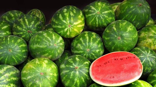 Uzmanlar ise ar tketiminin baz sindirim sistemlerine yol at ortaya kt. Her eyin fazlas zarar! Bu durum karpuz iin de geerli...