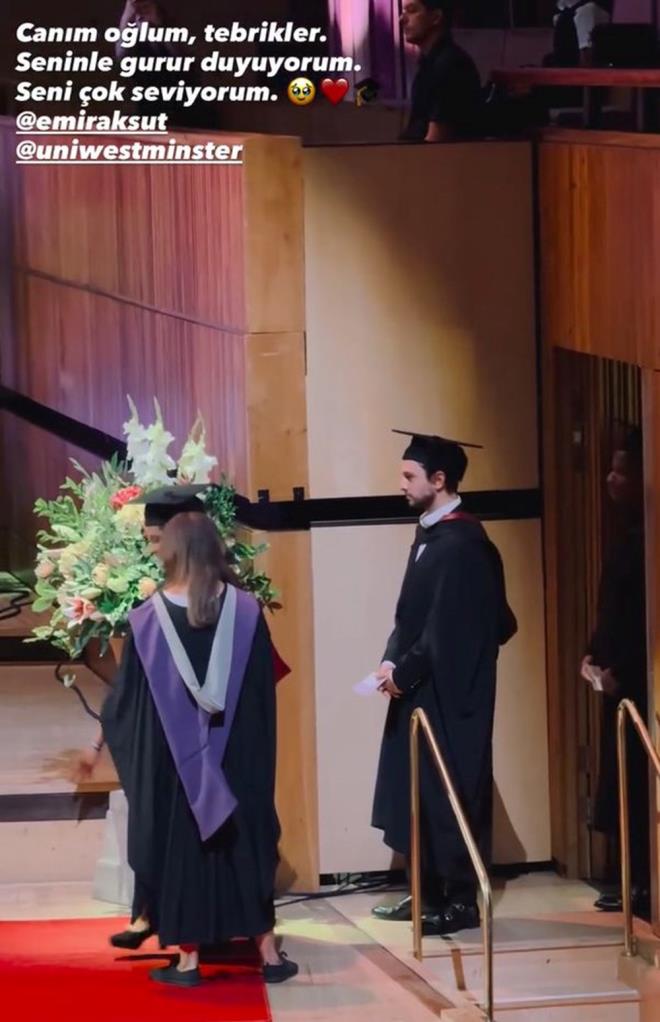 Sibel Can, mutluluunu "Canm olum tebrikler. Seninle gurur duyuyorum. Seni ok seviyorum" diye paylamt.