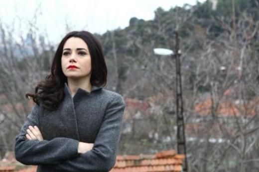 u sralar Merhamet dizisinde oynayan Namal, 1978 doumlu.