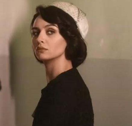 u sralar Ben Onu ok Sevdim'de oynayan Akalay 1984 doumlu.