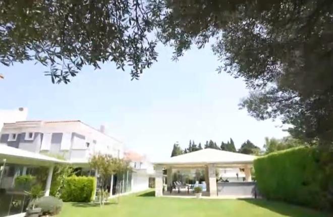 te Ylmaz Vural'n zmir Alaat'da bulunan 2 katl lks malikanesi!