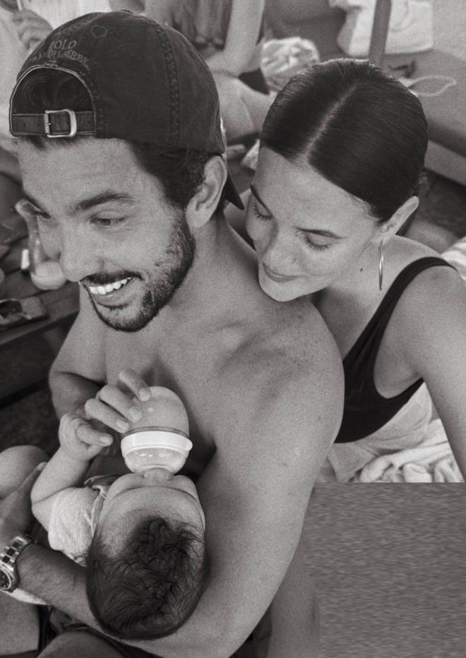 Pnar Deniz'in paylat siyah beyaz kareler byk ilgi grd.