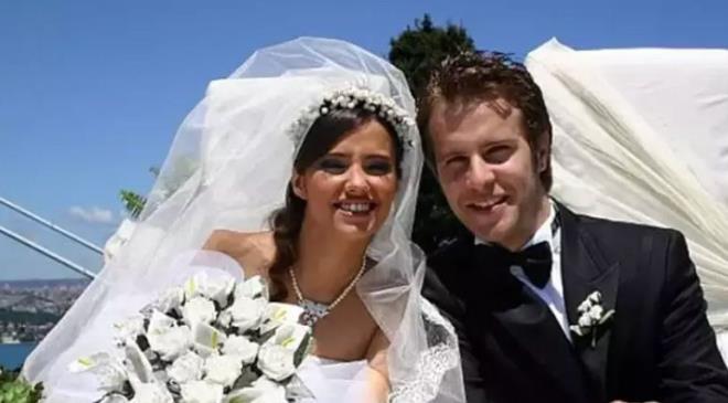 Oyuncu Nehir Erdoan, uzun sredir gzlerden uzak bir yaam sryor. Zaman zaman sosyal medya paylamlaryla adndan sz ettiren nl oyuncu u sralar son haliyle gndemde.