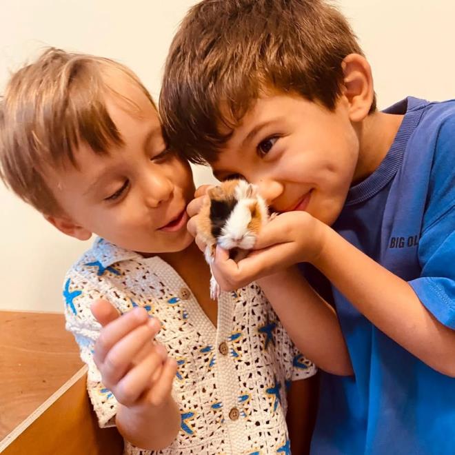 K OCUKLU MUTLU EVLLK    Evlendikleri sene byk oullar Kuzey'i kucaklarna alan Yenenler ifti, ilk kez anne baba olmann mutluluunu yaad.