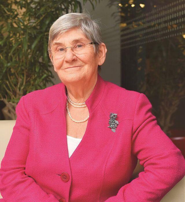 Ekmek, inslin direncini artrdn, cevizin ise uzun sreler tok tuttuunu belirten Karatay, zellikle kilo sorunu yaayan, kalp hastas, tansiyon ve fel hastalarna ekmekten kesinlikle uzak durmalar gerektiini vurgulad.