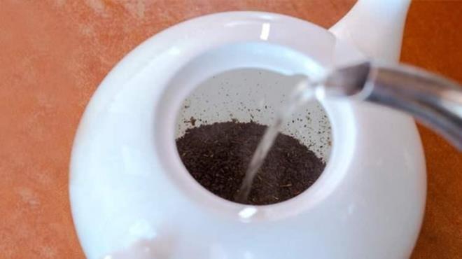 DLL AY DEMLEME TEKN    nternette birok farkl ekilde ay demleme yntemi sunulsa da uzmanlara gre lezzetli bir ay imek iin, dll bir ay demleme taktii olan "nce su, sonra ay" ynteminin, ay ok daha lezzetli yapt akland.