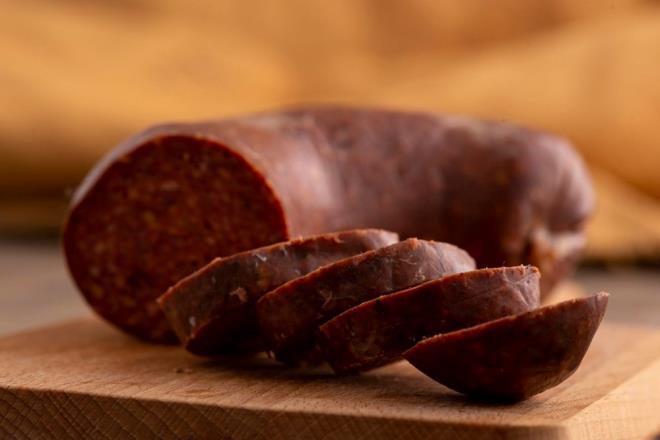 31 Temmuz?da aklanan nceki listede salamnda domuz eti bulunan zincir marketlerde de satlan nl markann bu kez sucuunda domuz eti olduu tespit edildi.<p>    Bakanln 14 Austos 2025?te duyurduu listeye gre uygunsuz bulunan markalar ve rnler yle