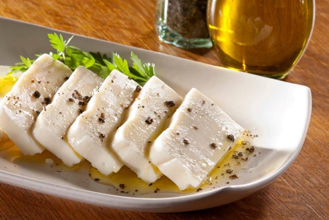 BEYAZ PEYNR    Akdeniz mutfann olmazsa olmaz olan beyaz peynir, hem barsak hem de kemik sal iin olduka doru bir alternatif.