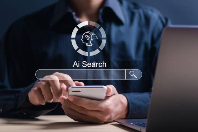 Yapay zeka kullanmnn giderek yaygnlamas sonras oluabilecek tehlikeli durumlarla ilgili uzmanlardan uyar gelmeye devam ediyor. Son olarak ABD?nin New Jersey eyaletinde yaayan 76 yandaki Thongbue Wongbandue, Meta tarafndan gelitirilen "Big Sis Billie" adl yapay zeka sohbet botunun kendisini gerek olduuna ikna etmesi sonucu trajik bir ekilde hayatn kaybetti.