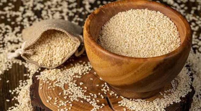 Kk ama etkili bir besin kayna olan susam, sala olan faydalaryla adeta doal bir takviye grevi stleniyor. Yemeklere yumuak bir tat katan susamn faydalarn sizler iin derledik...