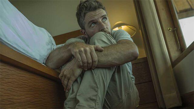 AKIL SALII BOZULDU  <br>     ayn sonunda, dzenli olarak sodyum bromr kullanan adam iddetli susuzluk, halsinasyonlar, paranoid dnceler ve davran bozukluklar ile hastaneye bavurdu. Yaplan testlerde, kannda normalin 170 kat kadar bromr tespit edildi. Doktorlar bu durumu bromizm (bromr zehirlenmesi) olarak tanmlad.