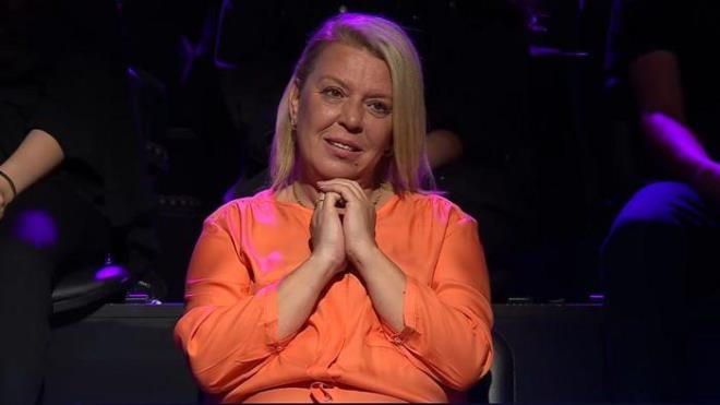 Stdyodaki izleyiciler de bu anlara tank olurken, yaananlar ksa srede sosyal medyada viral oldu.