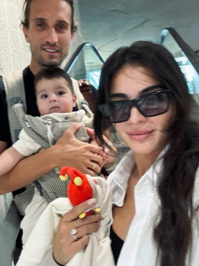 "ANNEM DIINDA KMSEDEN YARDIM ALMADIM"    Melisa Asl Pamuk, "Anneliin en zor ve gzel yanlar neler?" sorusuna u yant verdi:    "Anne olmay seviyorum. ok zordu... Uykusuz geceler, balangtaki hormonlar. Annem dnda hibir yardm almadm. Bu yzden her eyi anlamaya almak, srekli endielenmek arasnda bir rutin oluturmaya almak gerekten zordu. Ama sonra ona bakyorsun her ey soluyor. Saf sevgi ve mutluluk... imdi byyor. Daha da zorlayor diyorlar ama greceiz."