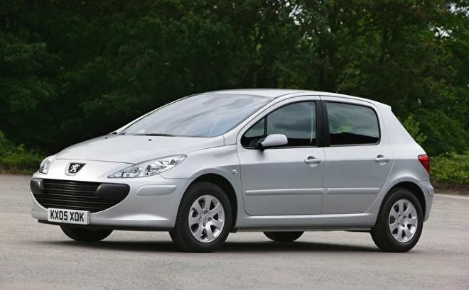 4. Peugeot 307 (2001-2008)<p>    Konforlu ve geni i hacmine ramen, elektronik sistem arzalar, zayf sspansiyonu ve sk sorun karan otomatik anzmanyla ?masraf karan modeller? arasnda yer alyor.
