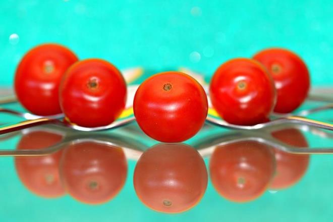 Unutmayn: Her gn en az bir bardak domates suyu iin. En nemlisi, suyunu evde kendiniz skn ve taze tketin.